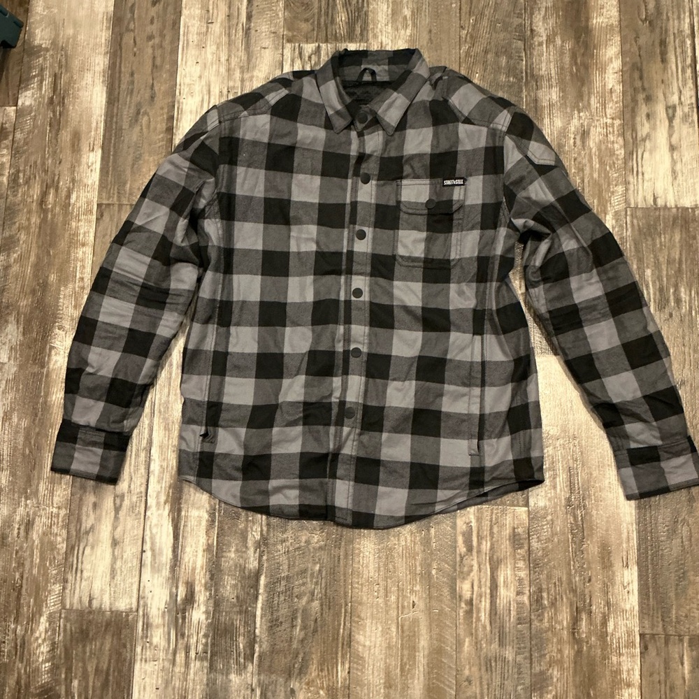 Street & Steel Black & Gray Plaid Button-Down Shirt - Picture 16 of 16